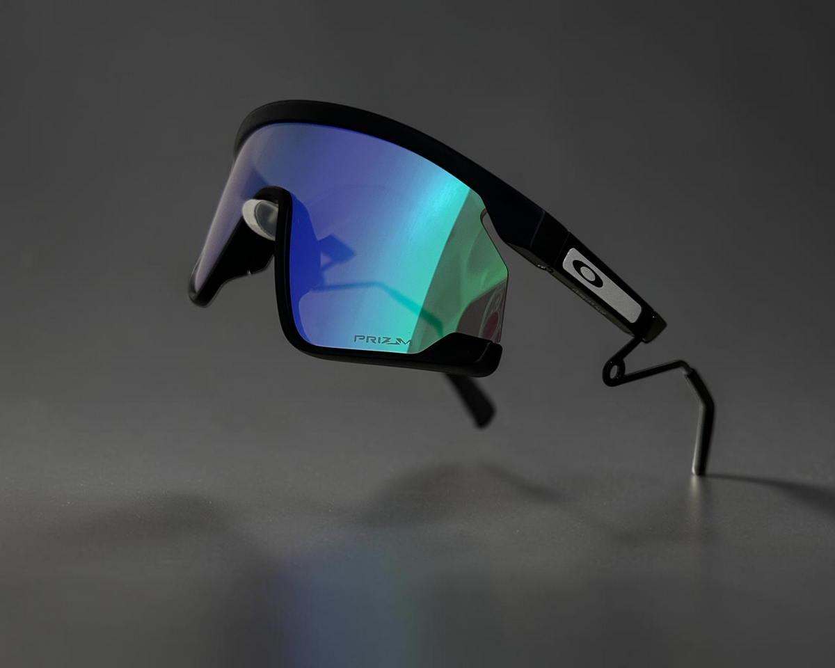 Gafas de sol OakGlasses BXTR Metal con montura negra y lentes Prizm de espejo azul y verde