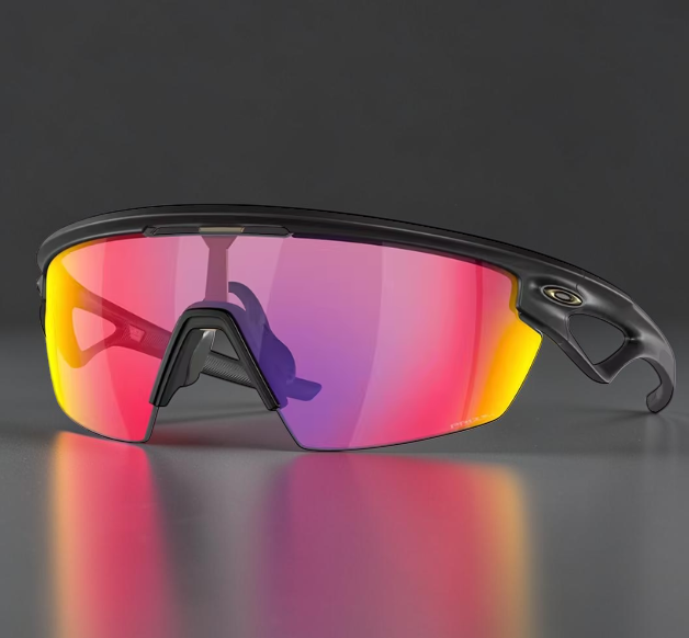 Gafas de sol deportivas OakGlasses Sphaera con montura negra y lentes de pantalla reflectantes en tonos rojo y rosa