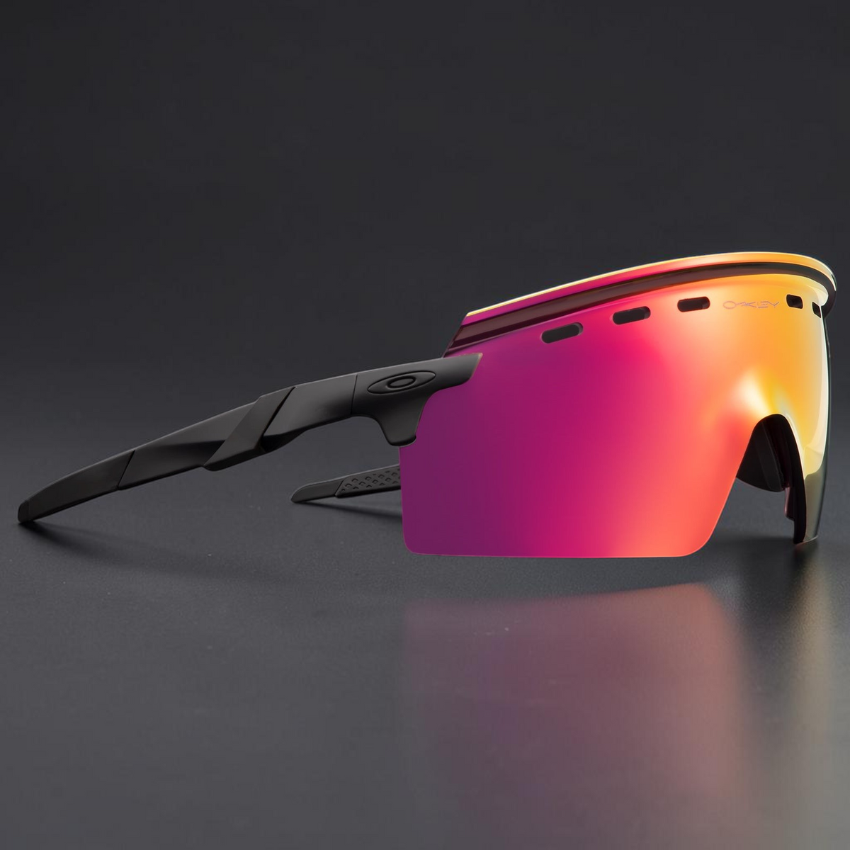 Gafas de sol deportivas OakGlasses Encoder Strike con montura negra y lente de espejo degradada en rosa y naranja