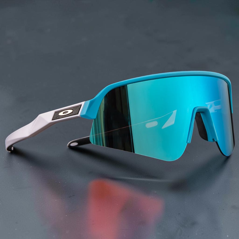 Gafas de sol deportivas OakGlasses Sutro Lite Sweep con montura blanca y lentes espejadas en azul cian