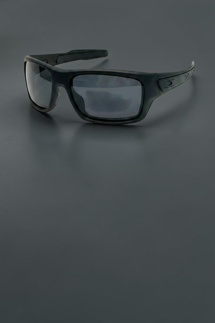Gafas de sol deportivas OakGlasses Turbine con montura negra mate y lentes oscuras polarizadas