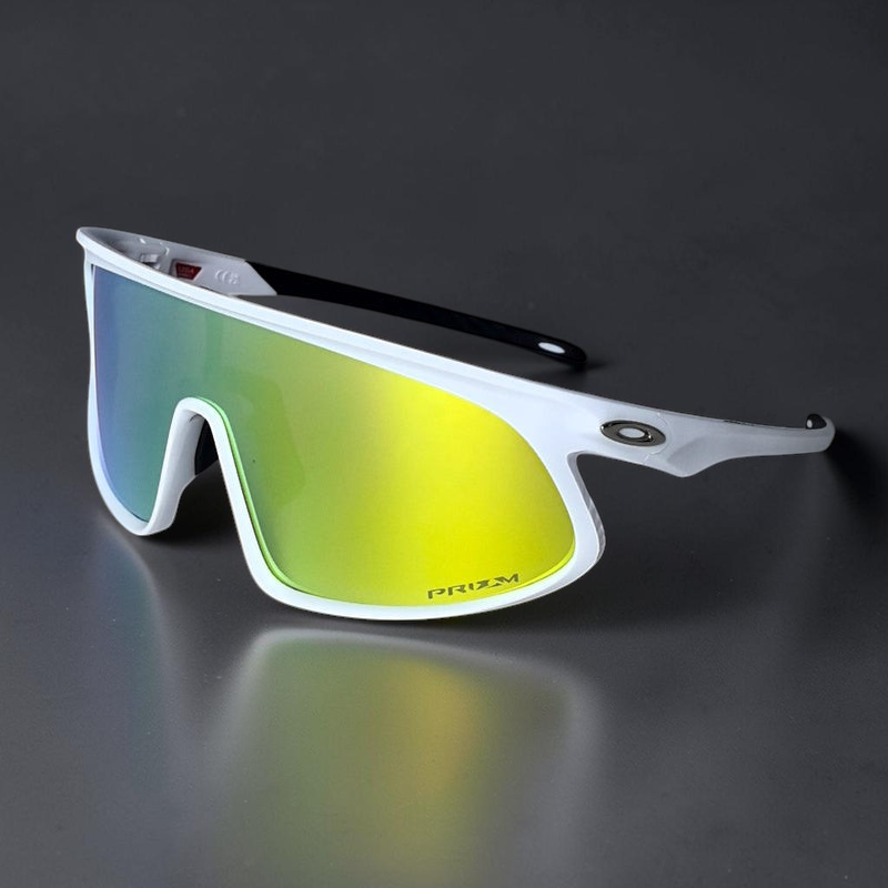 Gafas de sol deportivas OakGlasses RSLV con montura blanca y lentes Prizm reflectantes amarillas y verdes