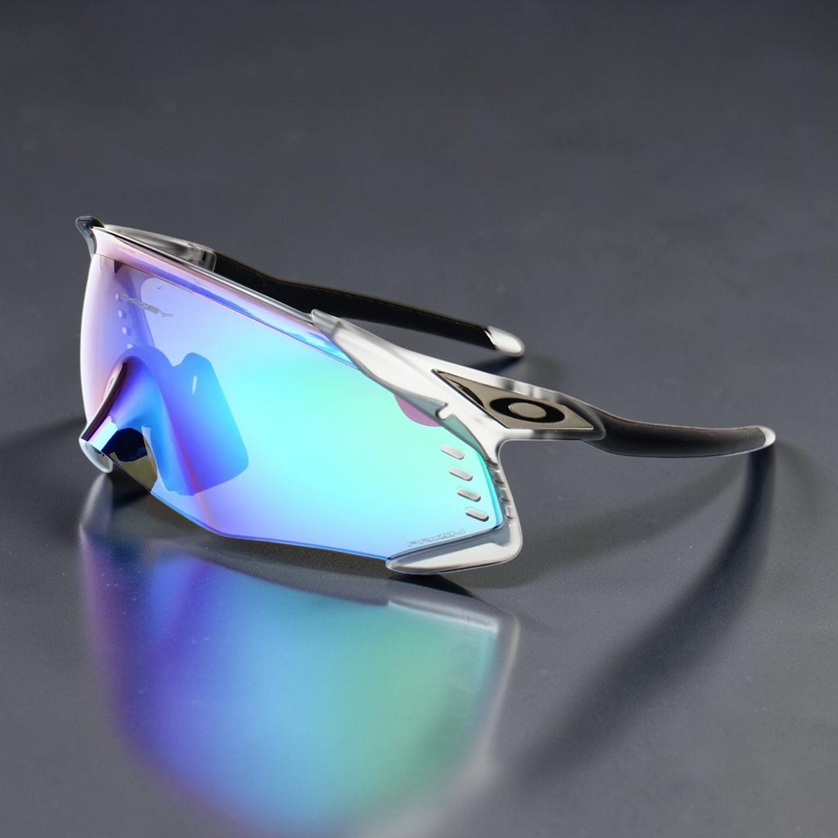 Gafas de sol deportivas OakGlasses Kato Velo con montura plateada y lentes de espejo azul iridiscente