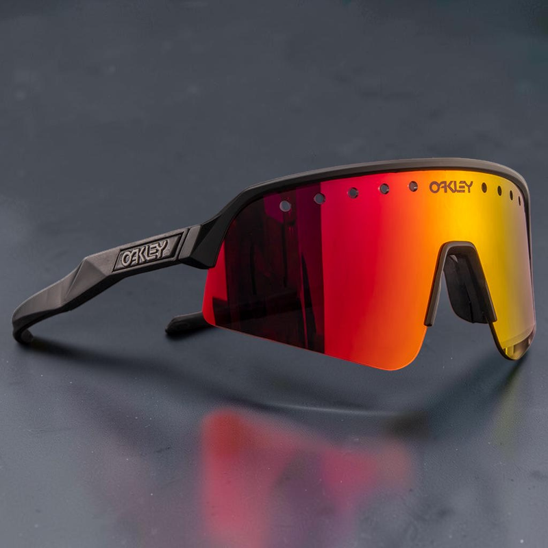 Gafas de sol deportivas OakGlasses Sutro Lite Sweep con montura negra y lentes reflectantes rojas y naranjas