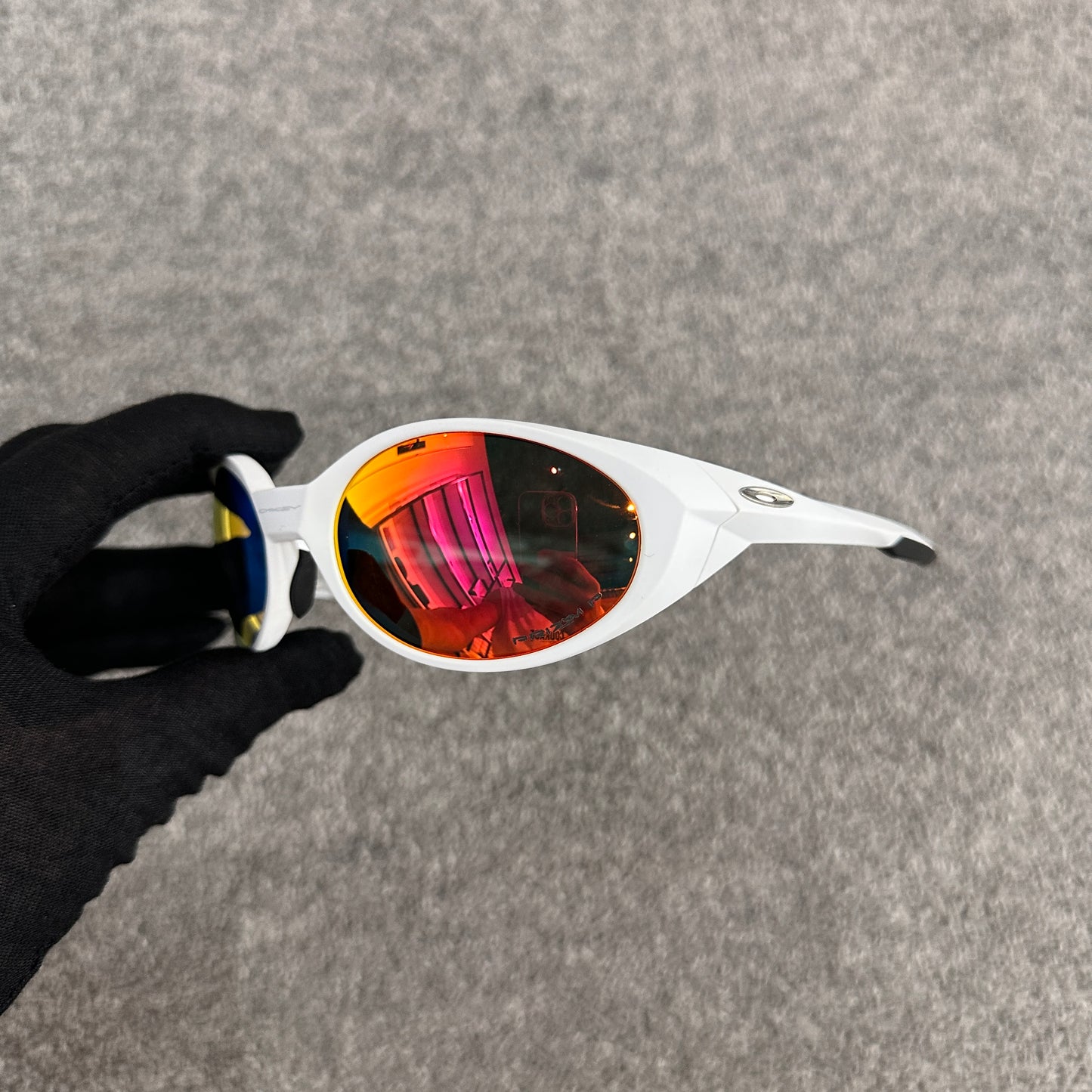 Eye jacket