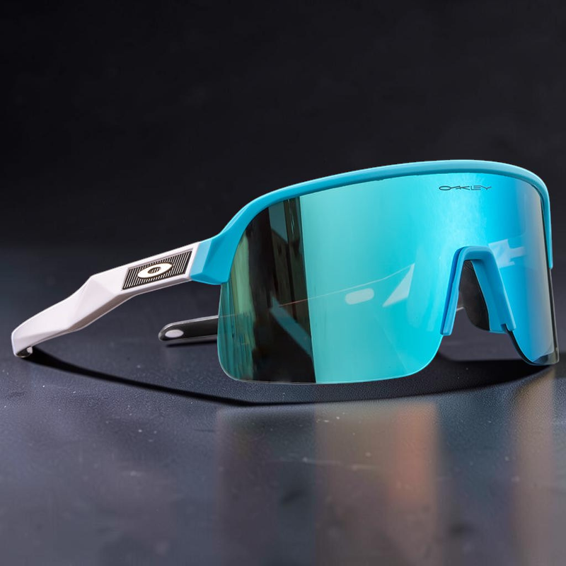 Gafas de sol deportivas OakGlasses Sutro Lite con montura azul y blanca y lentes de espejo azul reflectantes